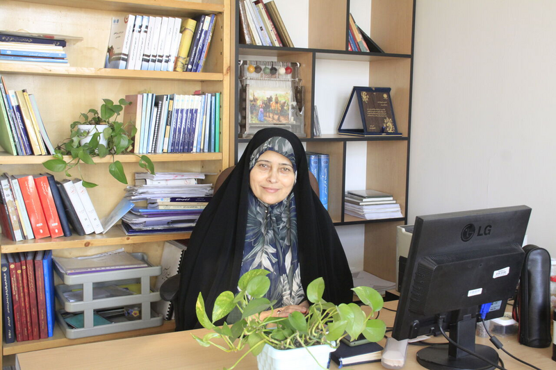 پرونده:Nahidpourrostami.png