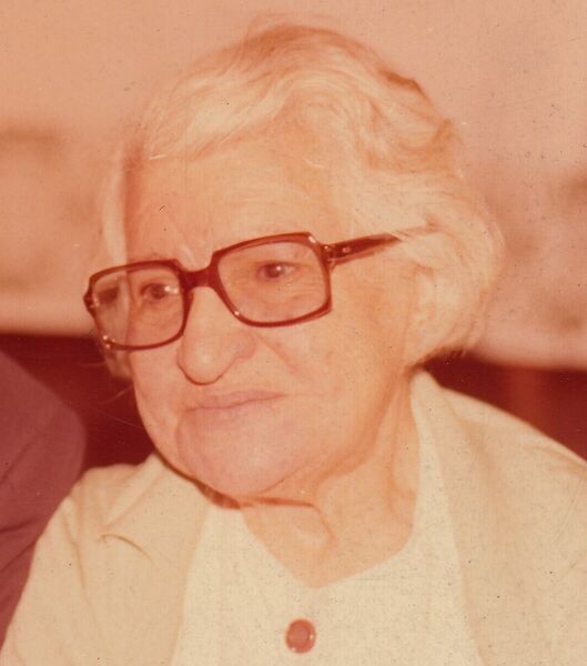 پرونده:Khadija Afzal Vaziri.jpg